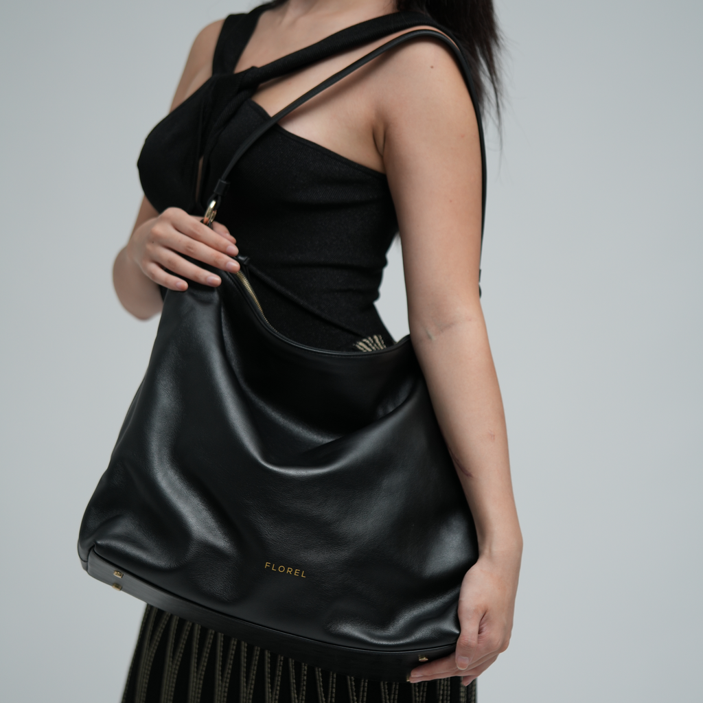 Model with onyx Hobo