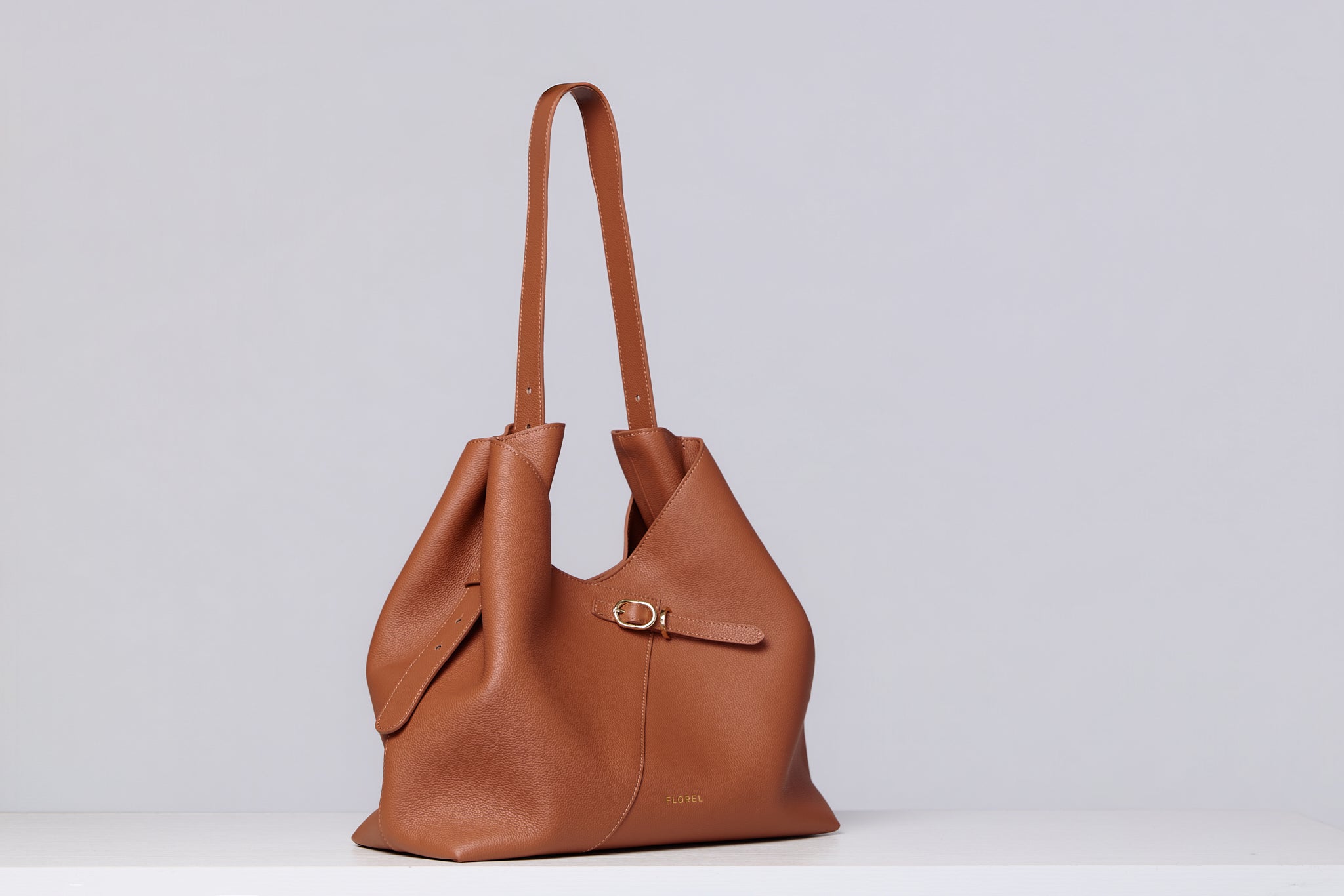 Florel Silouette hangbag three quarter view